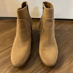 Universal Thread Ankle Booties